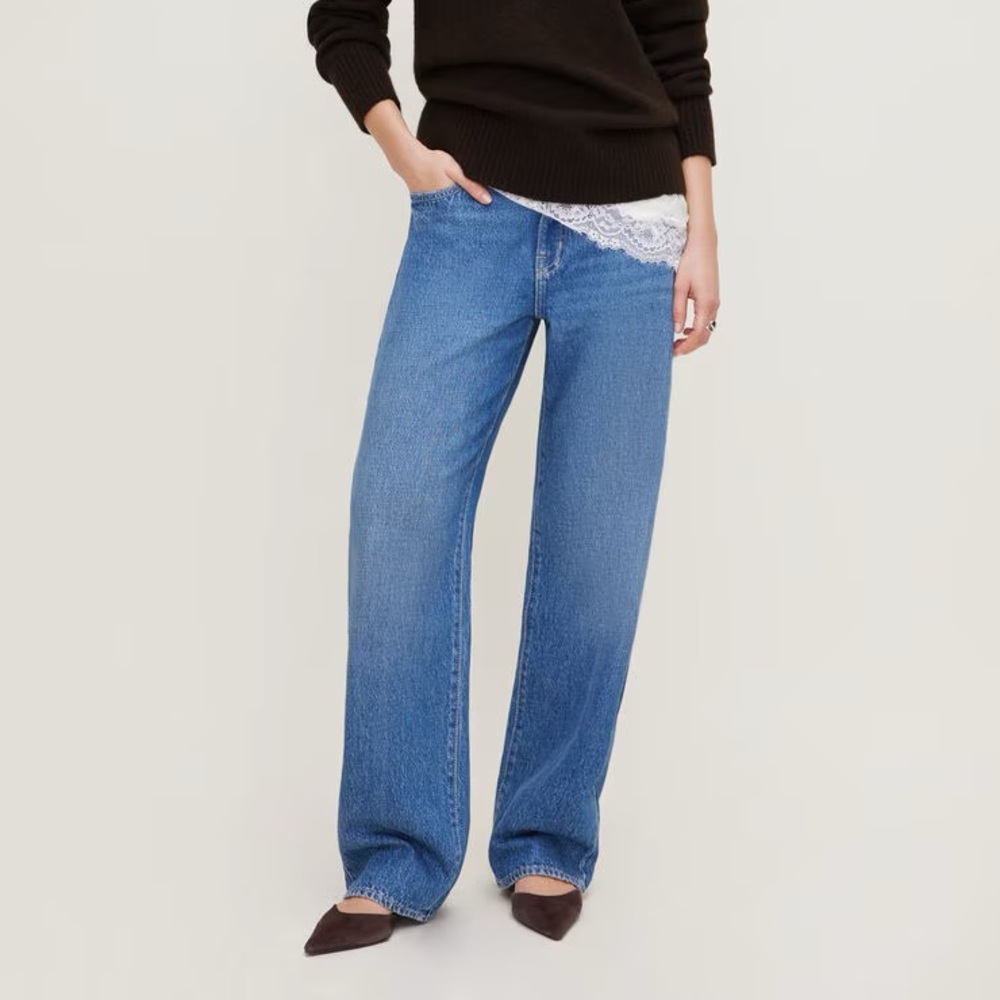 Dynamite Mika Mid Rise Relaxed Straight Leg Jeans in Medium Dark Indigo